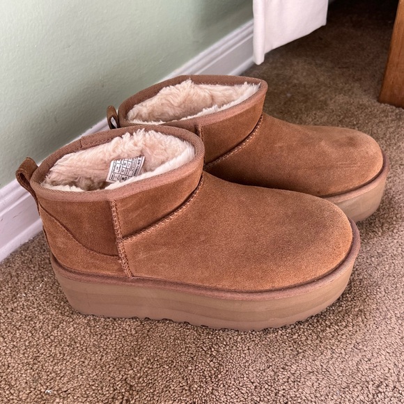UGG Shoes - Ultra Mini Platform UGGs Size 7